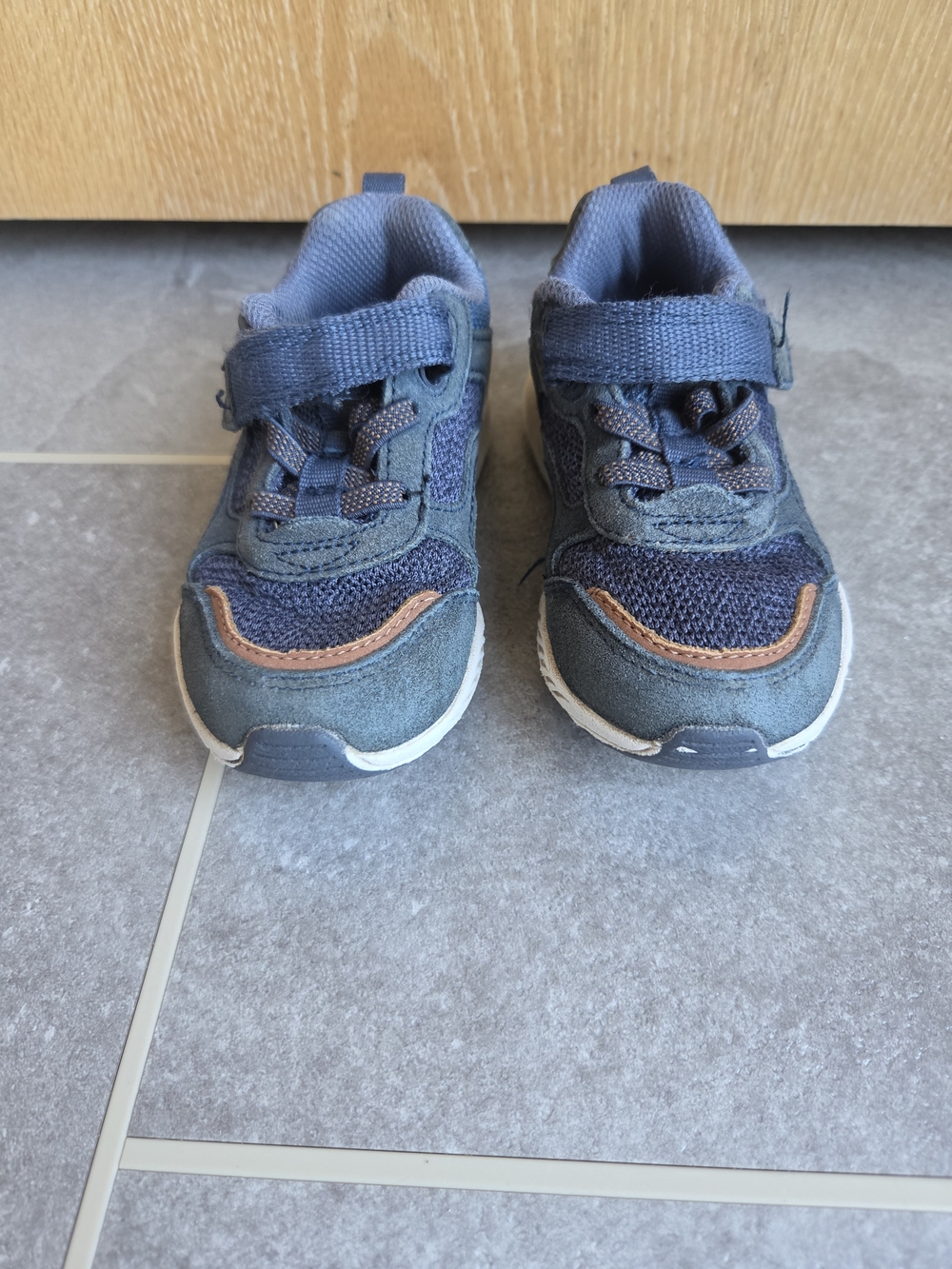 6.5W Stride Rite Shoes - Picture 2 of 6